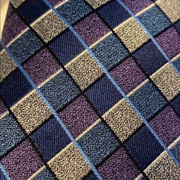 Perry Ellis necktie - Picture 2 of 3